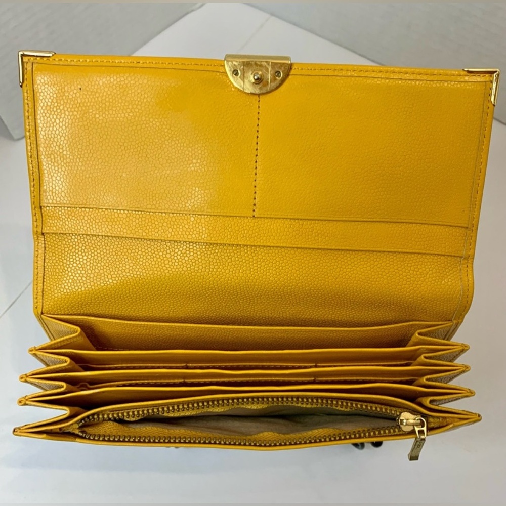 Givenchy Vintage Leather Wallet (Large) - Picture 7 of 7